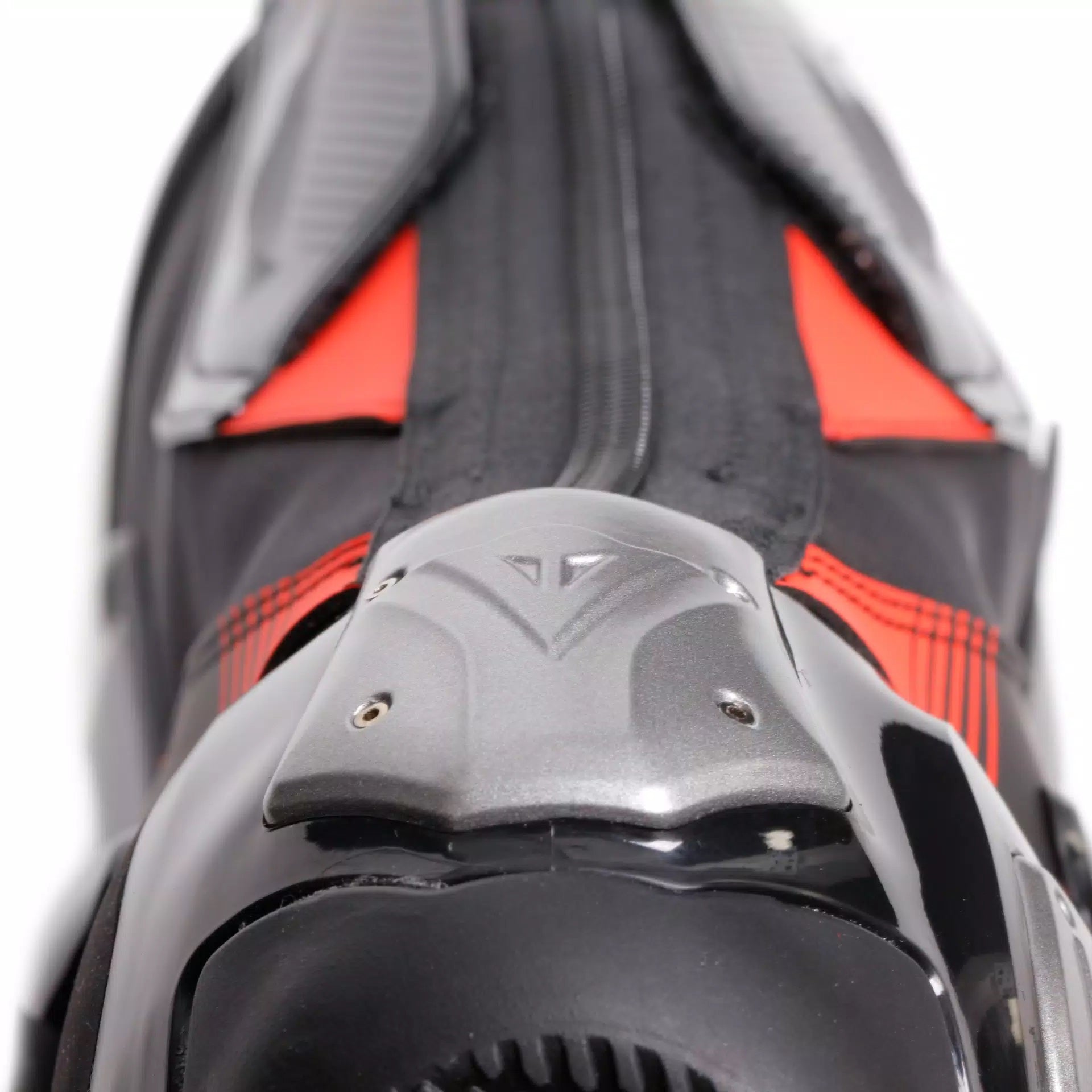 Dainese Torque 4 Yarış ve Sokak Motosiklet Botları | Erkek | Siyah/Kırmızı | 201790008562800 