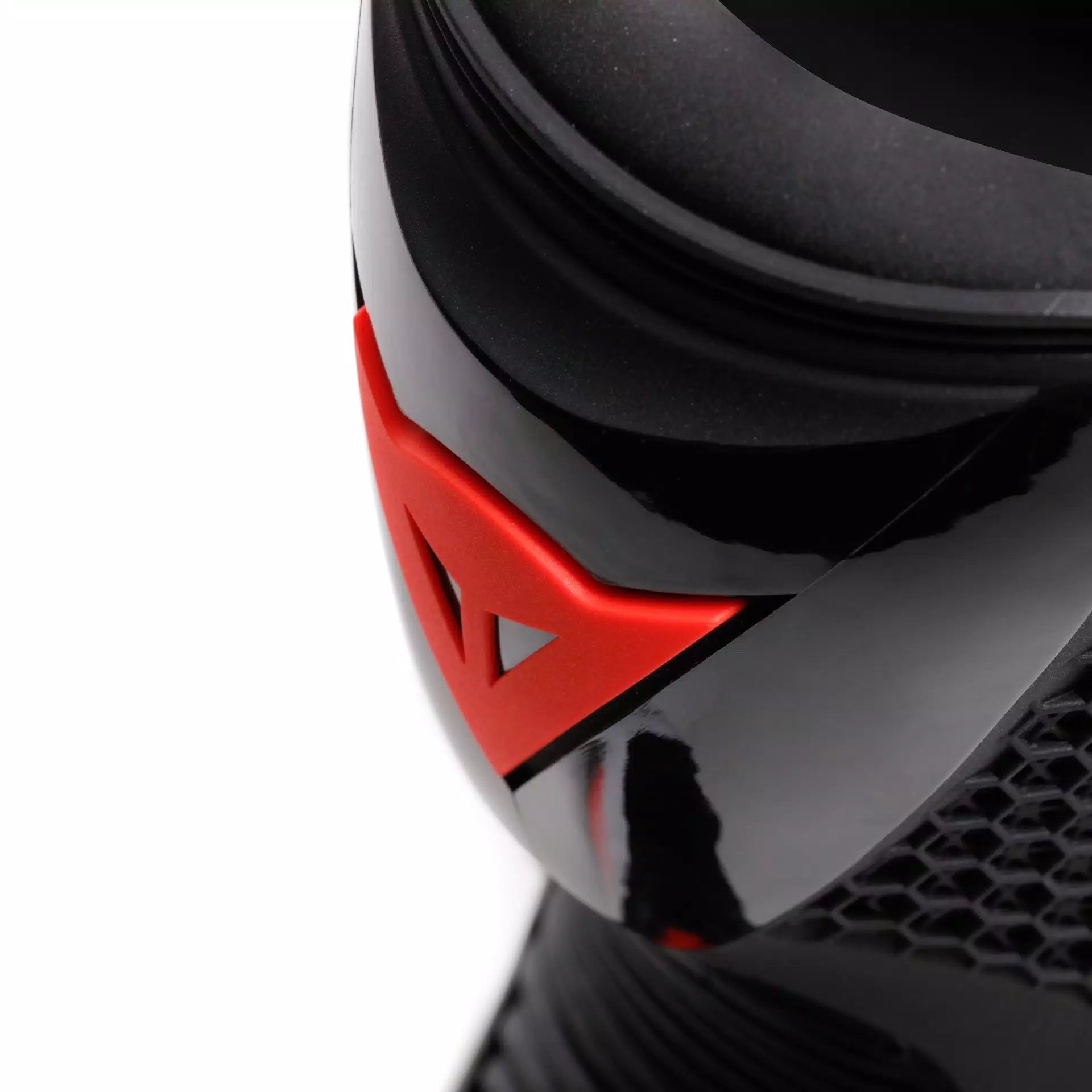 Dainese Torque 4 Air Yarış ve Sokak Motosiklet Botları Yaz | Erkek | Siyah/Beyaz/Kırmızı | 2017900086N3200 