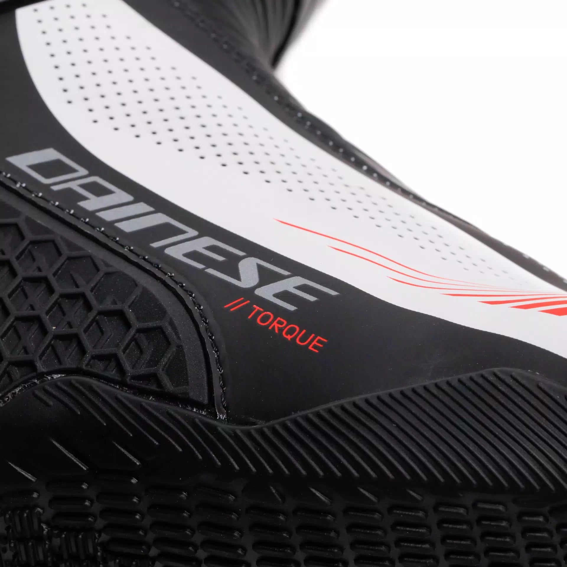 Dainese Torque 4 Air Yarış ve Sokak Motosiklet Botları Yaz | Erkek | Siyah/Beyaz/Kırmızı | 2017900086N3200 
