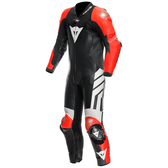 Dainese Mugello 3 D-AIR® Tek parça deri kombine – Perforasyonlu hava yastığı yarış kıyafeti | Erkek | Siyah/Kırmızı 