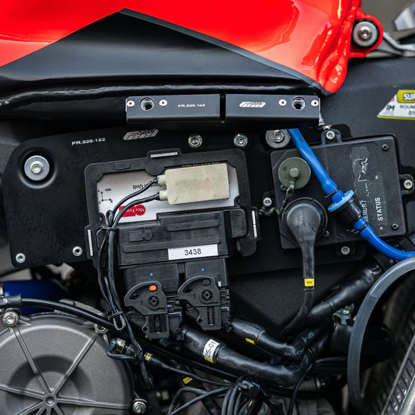 Elektronik- & Yan Kaplama Tutucu WorldSSP Feel Racing Ducati Panigale V2 955 (20-24) FR.03.KIT 