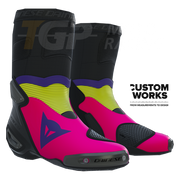 Dainese Axial 2 Yarış ve Yol Motosiklet Botu | Erkek | Fuxia / Viola / Fluogelb | Custom Works 