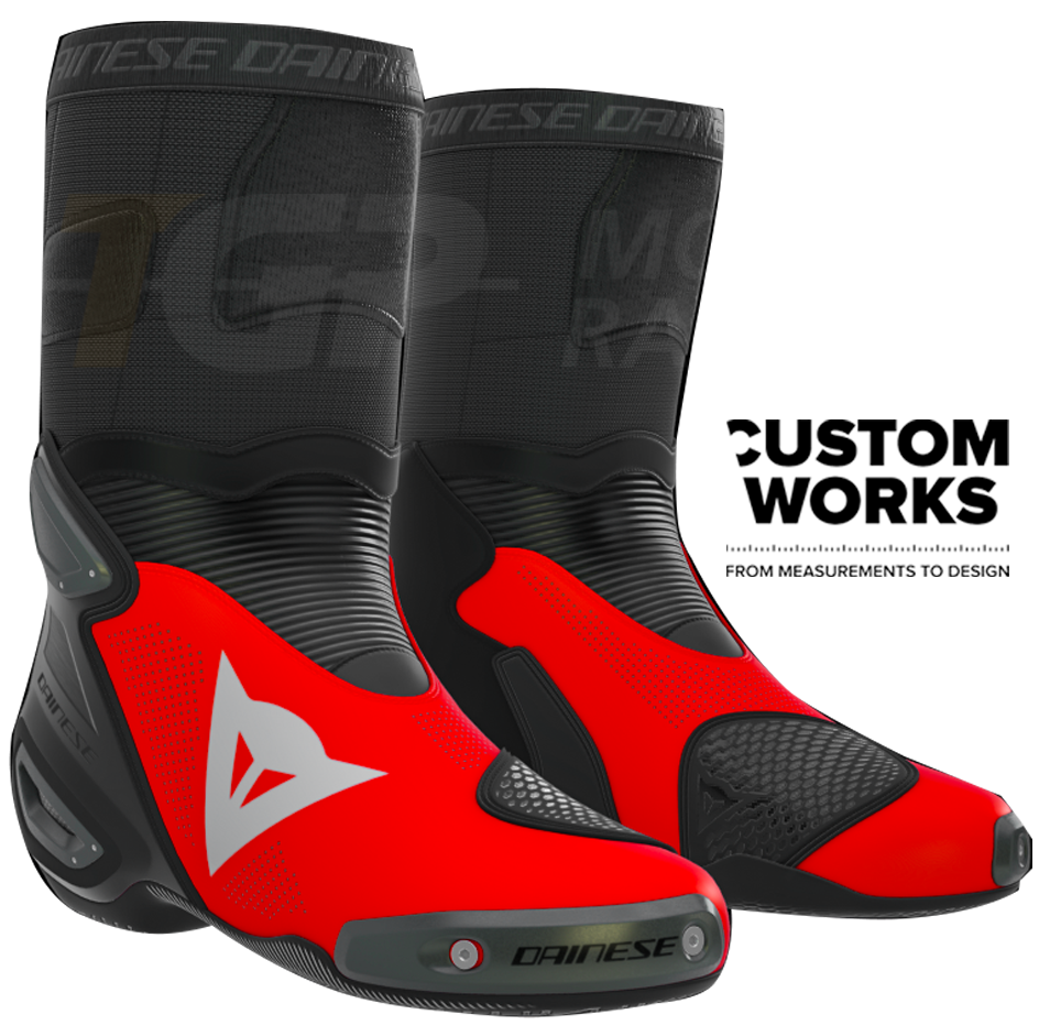 Dainese Axial 2 Air Racing und Straßen Motorradstiefel Marco Bezzecchi Replica 2026 | Herren | Fluo Rot / Schwarz | Custom Works