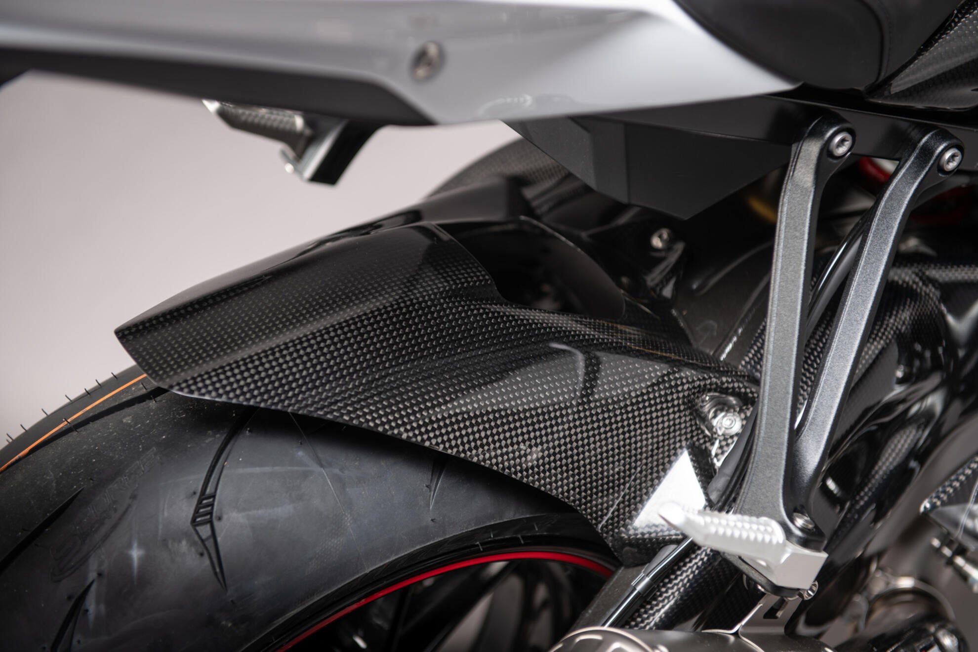 Arka Çamurluk Carbon LighTech BMW S1000RR K46 (09-18) CARB1020 