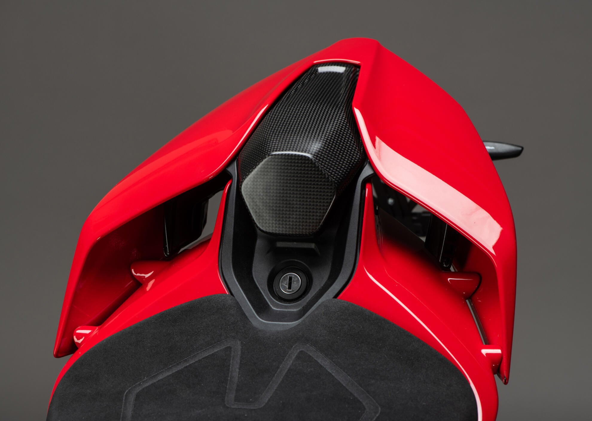 Yolcu kapak carbon LighTech Ducati Panigale V4/S (2025) CARD2492M 