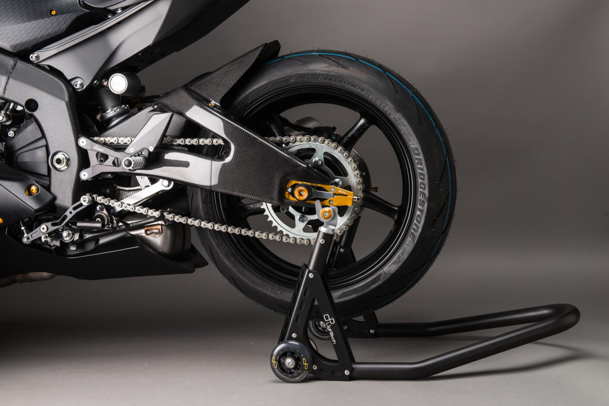 Yamaha YZF-R6 RJ27 (17-25) CARY9961 Karbon Süspansiyon Kapağı LighTech 