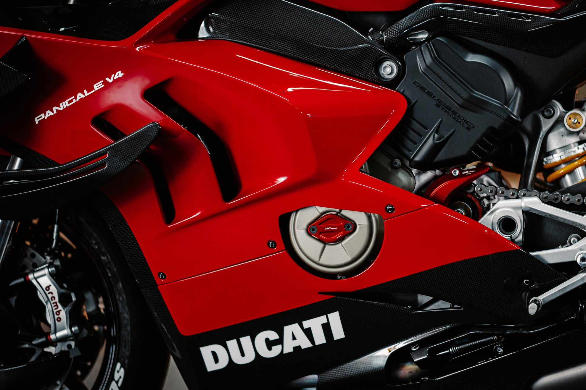 Ducati Panigale V4/S/R (25-26) için CNC Racing Alüminyum Dişli Kapağı CP172 