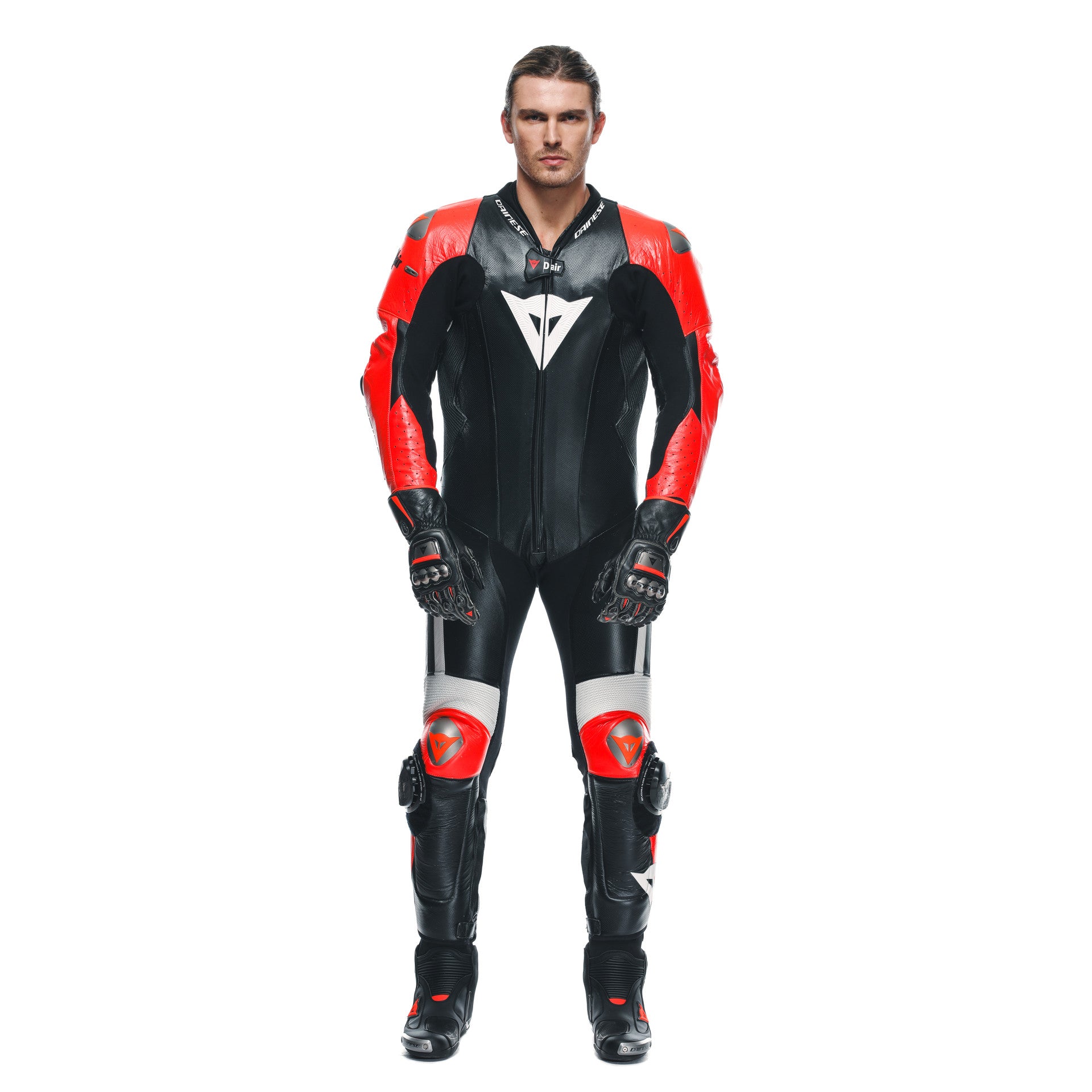 Dainese Mugello 3 D-AIR® Tek parça deri kombine – Perforasyonlu hava yastığı yarış kıyafeti | Erkek | Siyah/Kırmızı 