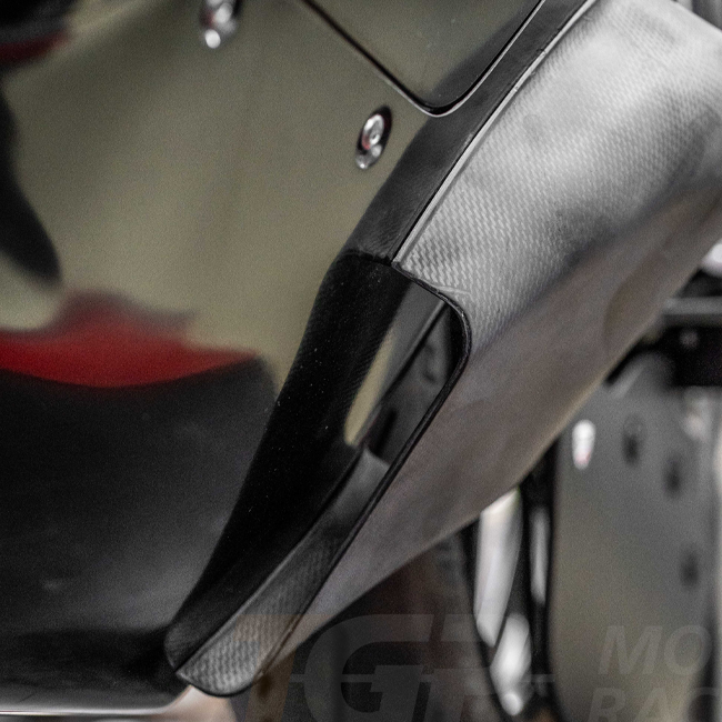 Ducati Panigale V4/S/R (25-26) için Lavatex AP Carbon Line Köşe Yan Kapsül Seti 