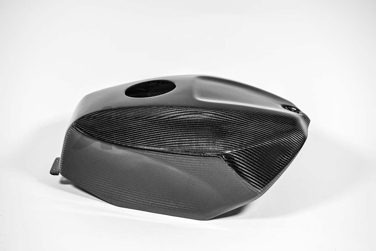 Tank kapak SBK 200g AP Karbon Hattı Aprilia RSV4/RR/1100 Fabrika (21-25) 