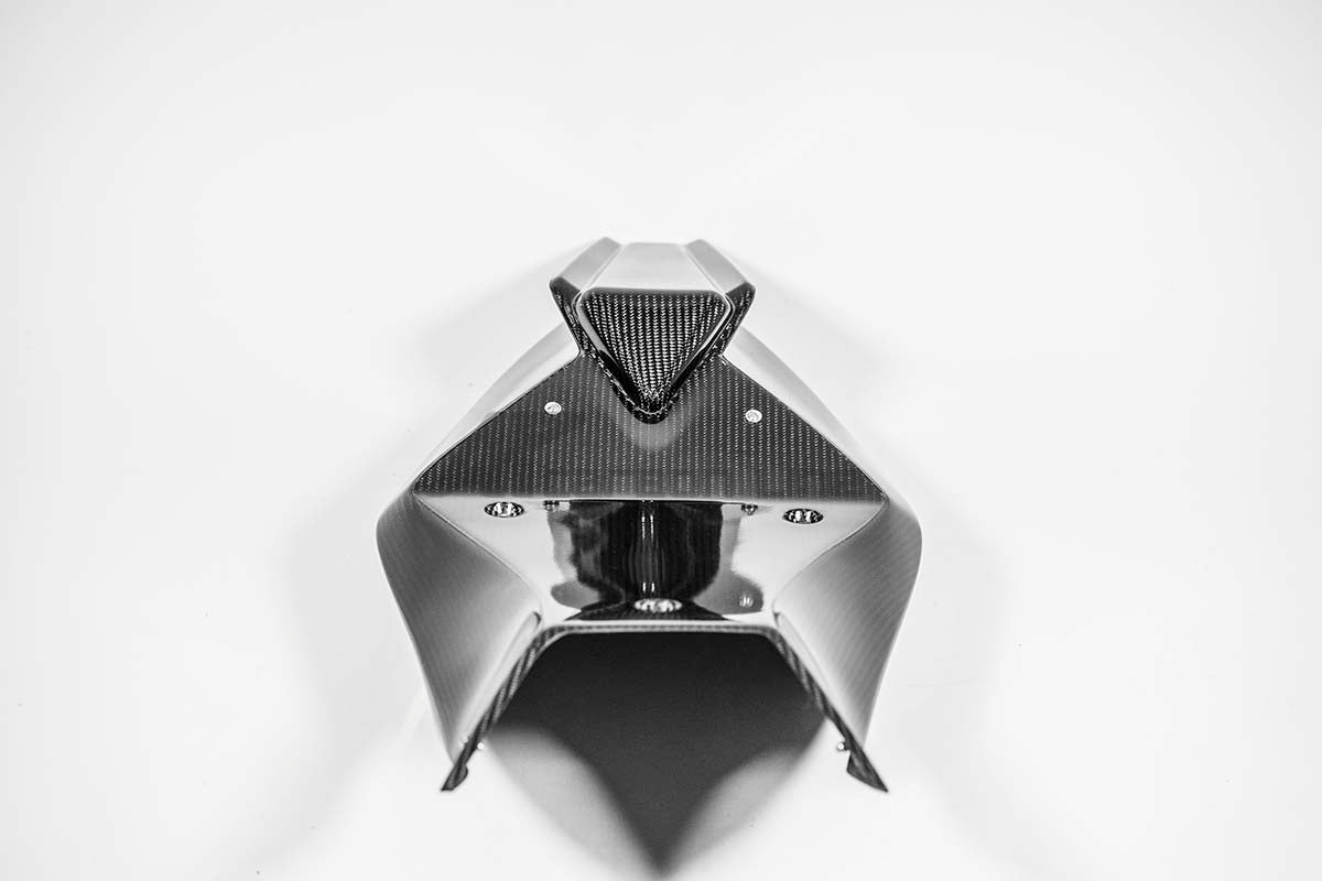 Arka kaplama 200g AP Karbon Hattı Aprilia RSV4/RR/1100 Fabrika (21-25) 