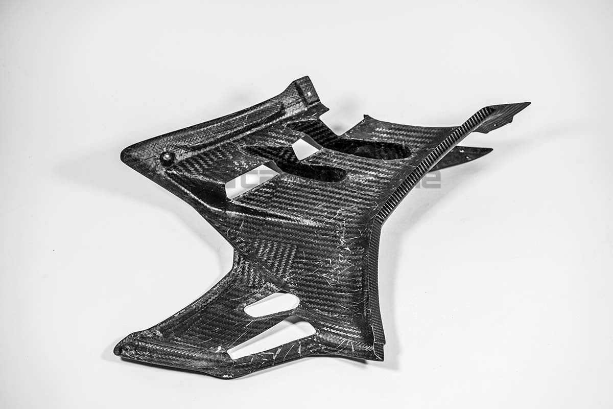 Sol taraf paneli 200g AP Carbon Line Aprilia RSV4/RR/1100 Factory (21-26) 