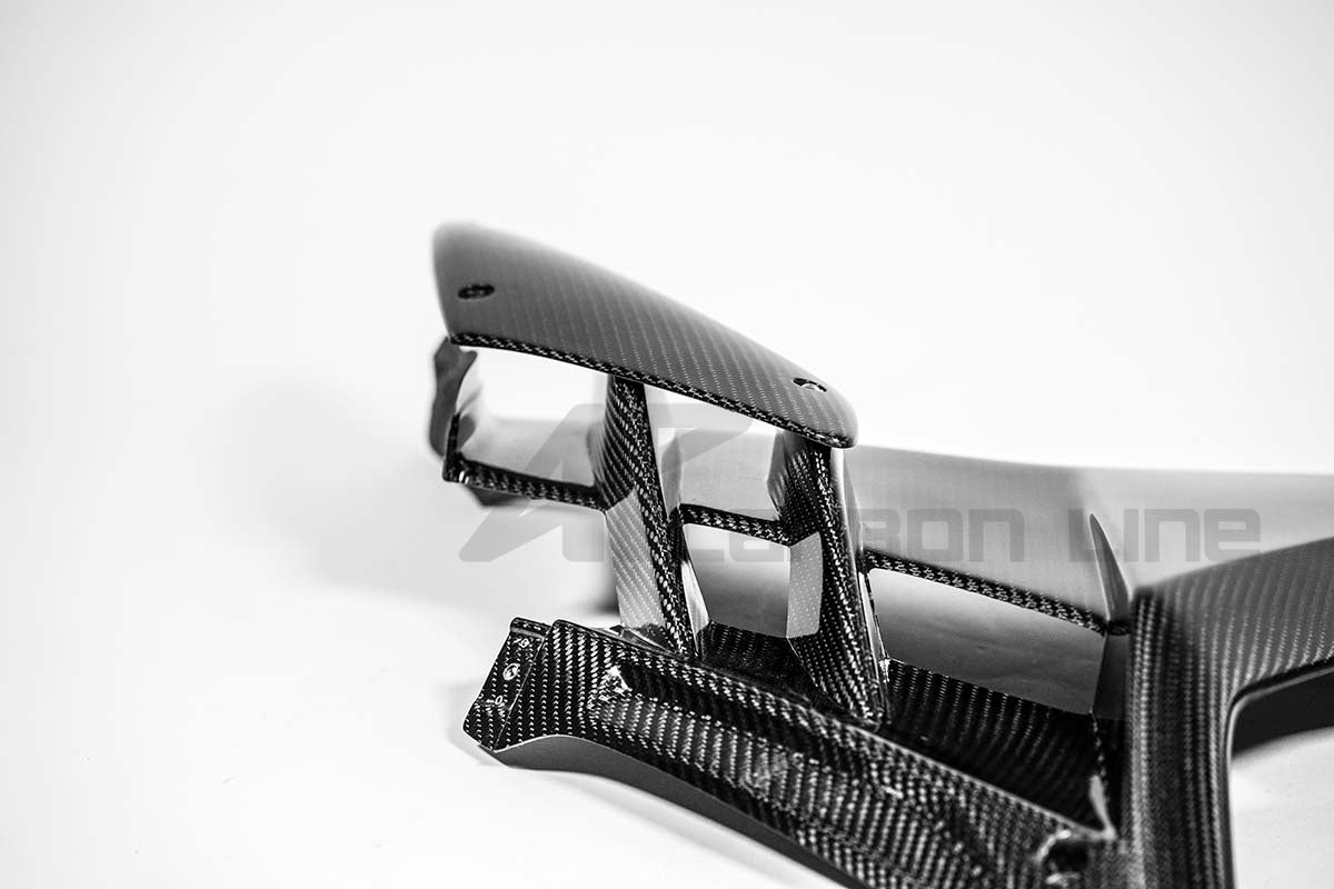 Sağ yan parça 200g AP Karbon Hattı Aprilia RSV4/RR/1100 Fabrika (21-26) 