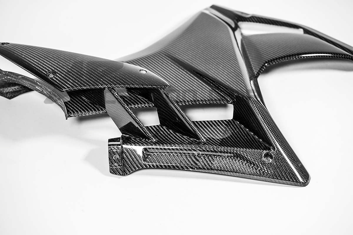 Sağ yan parça 200g AP Karbon Hattı Aprilia RSV4/RR/1100 Fabrika (21-26) 