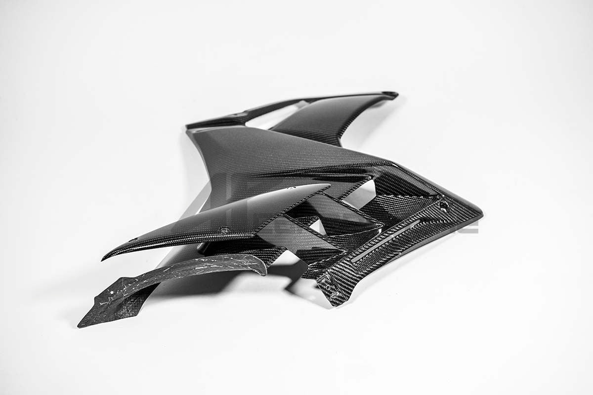 Sağ yan parça 200g AP Karbon Hattı Aprilia RSV4/RR/1100 Fabrika (21-26) 