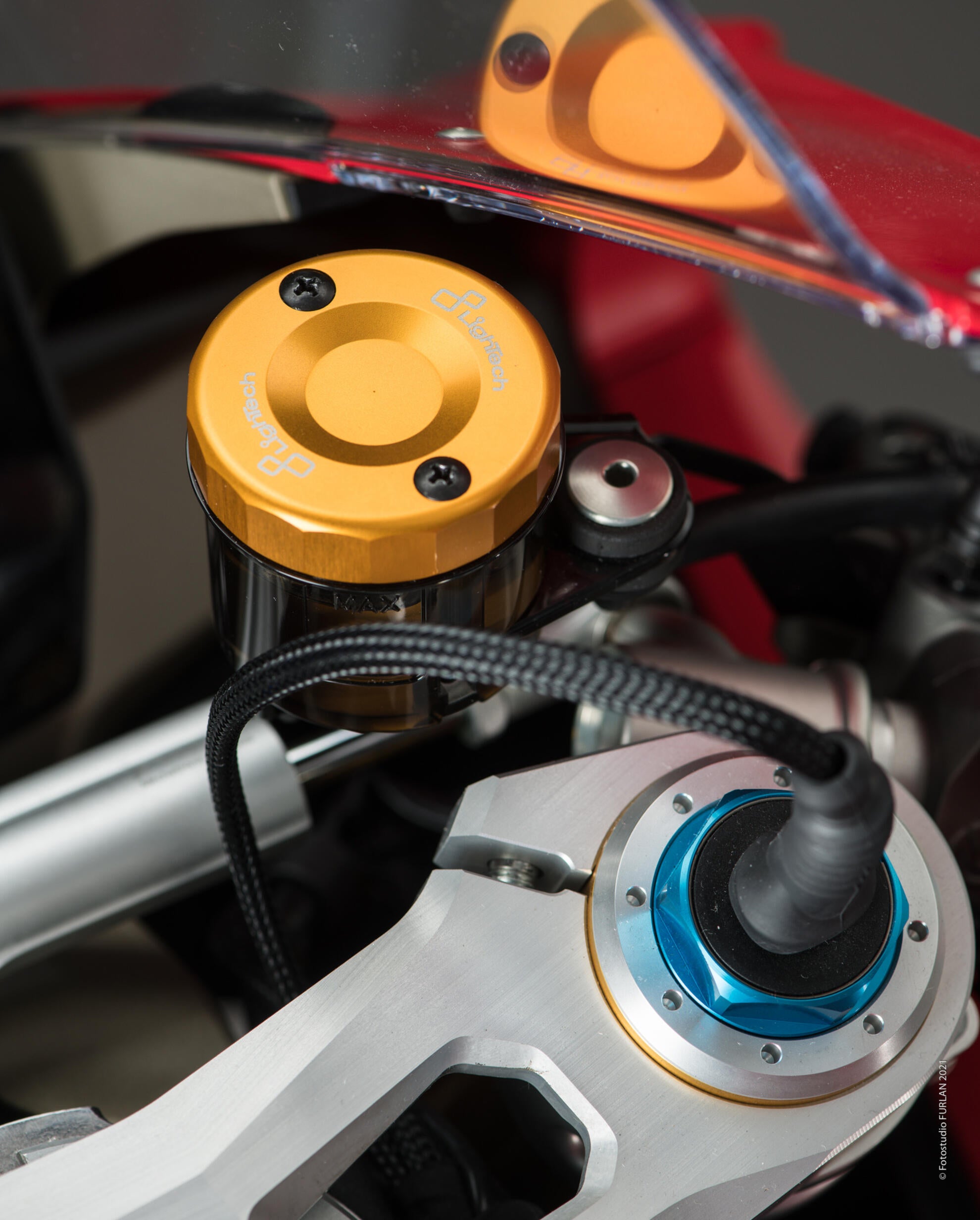 LighTech Triumph Street Triple 765 RS (17-26) için Ön Depo Kapağı FBC04 