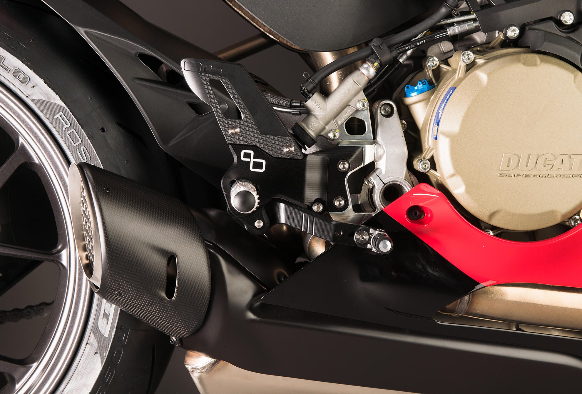 Track-Use LighTech geri dönüş sistemi Ducati Panigale 1299/S (15-18) FTRDU014 