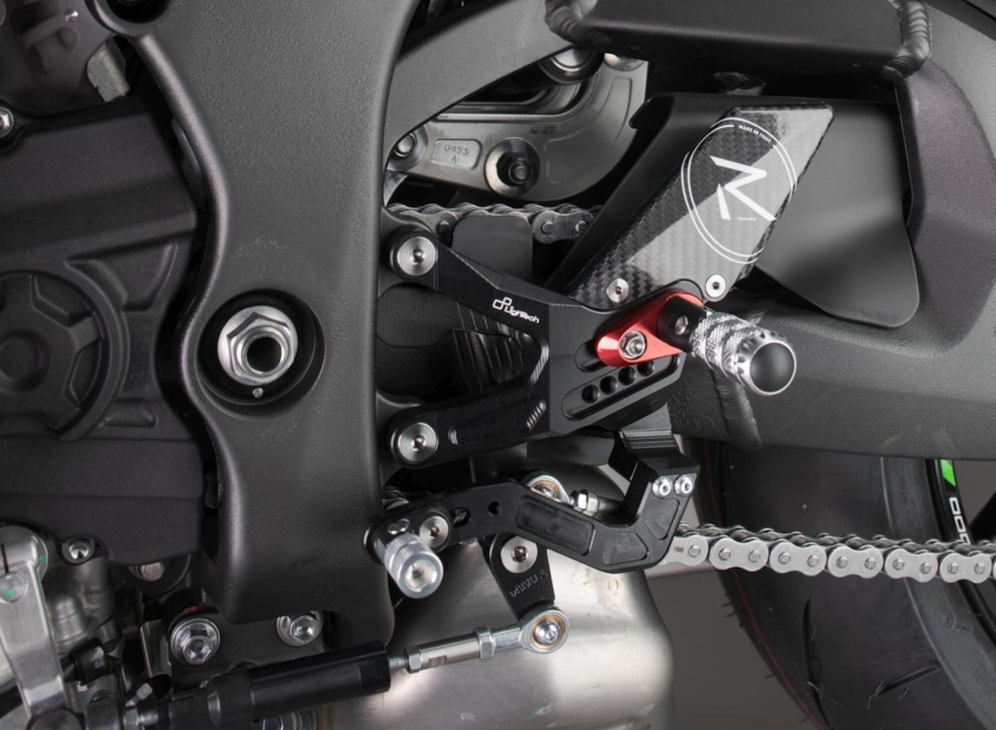 Fren sistemi R LighTech Kawasaki ZX-10 R/RR (21-26) FTRKA011R 