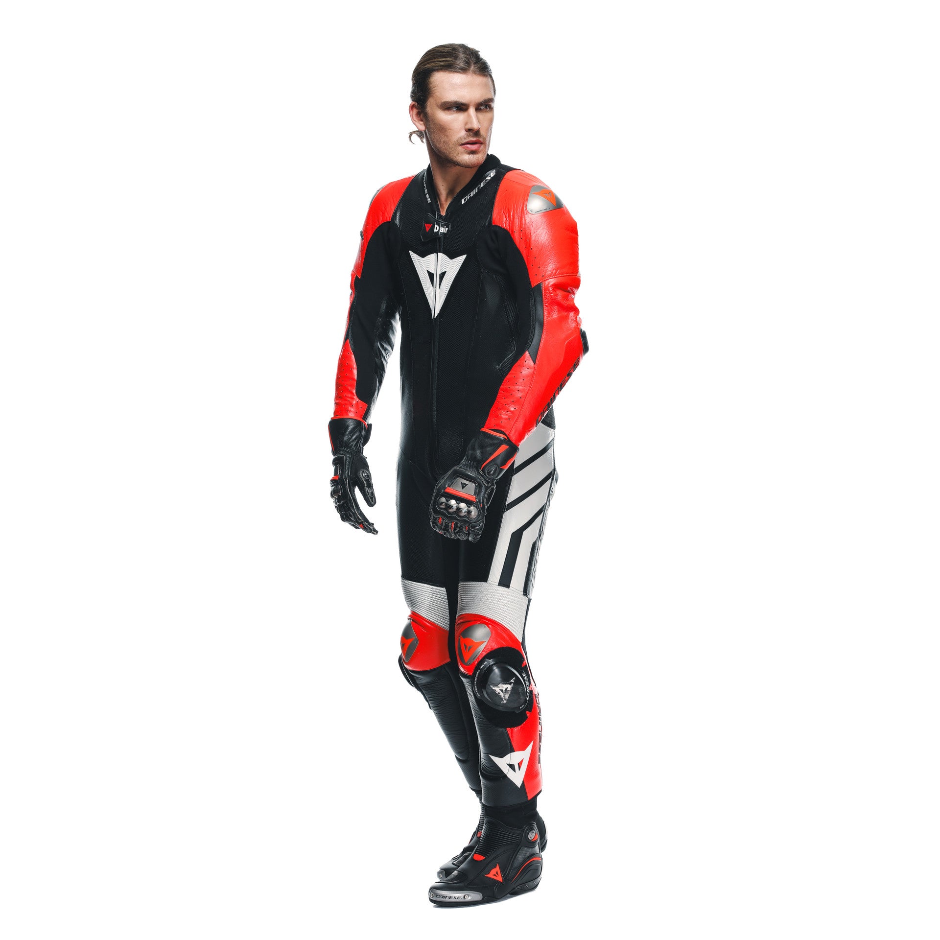 Dainese Mugello 3 D-AIR® Tek parça deri kombine – Perforasyonlu hava yastığı yarış kıyafeti | Erkek | Siyah/Kırmızı 