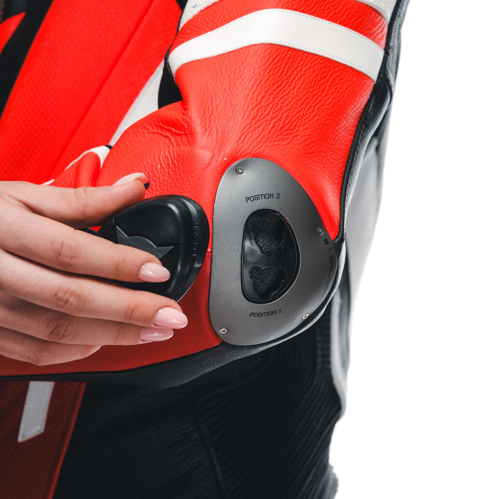 Dainese Misano 3 Lady D-AIR® Tek parça deri kombine – Perforated hava yastıklı yarış kıyafeti | Kadın | Kırmızı 