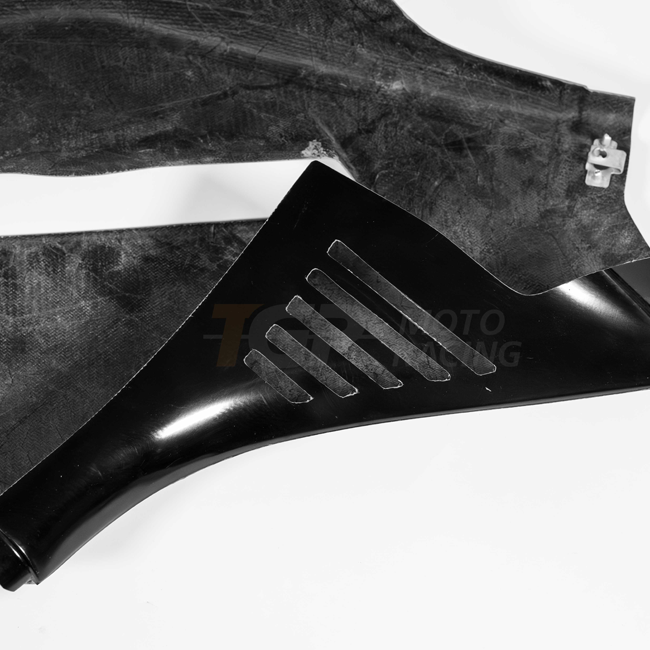 Ducati Panigale V4 R (2026) için Sol Yan Panel Lavatex AP Carbon Line 