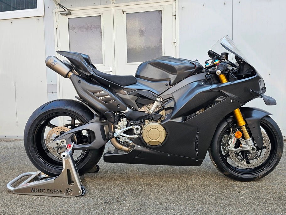 Tam kaplama seti 200 Düz Karbon Fullsix Ducati Panigale V4/S (25-26) 