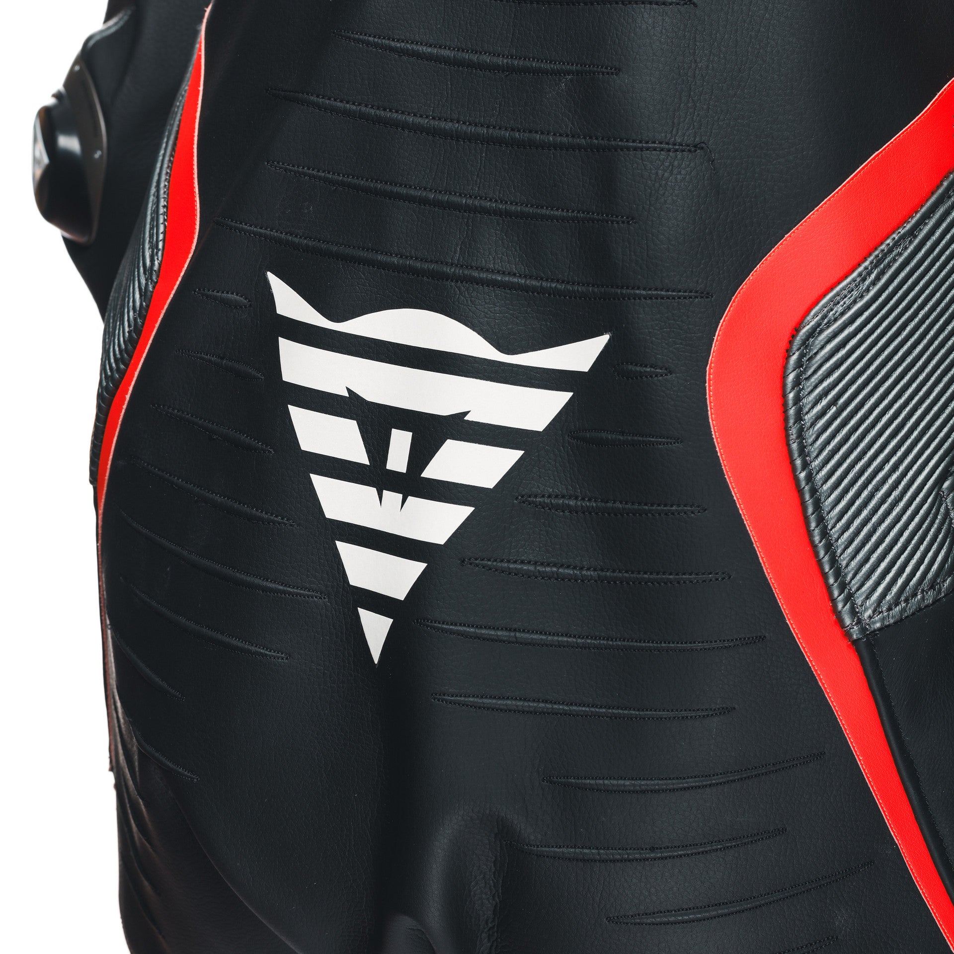 Dainese Audax D-ZIP Tek Parça Deri Kombin – Perfore Yarış Tulumu | Erkek | Siyah/Kırmızı 