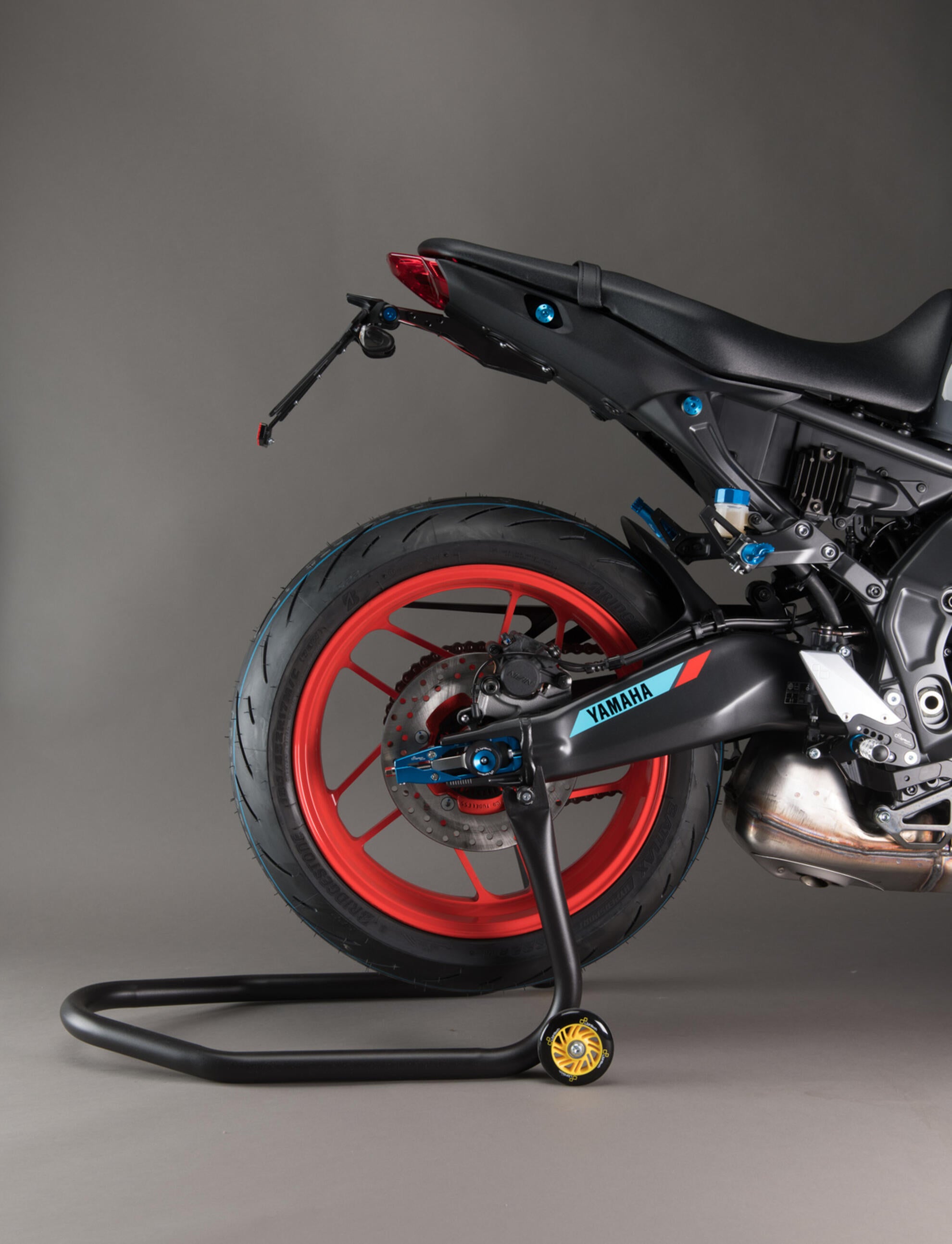 LighTech Çelik Arka Tekerlek Standı, RSF036 Kollar ile 