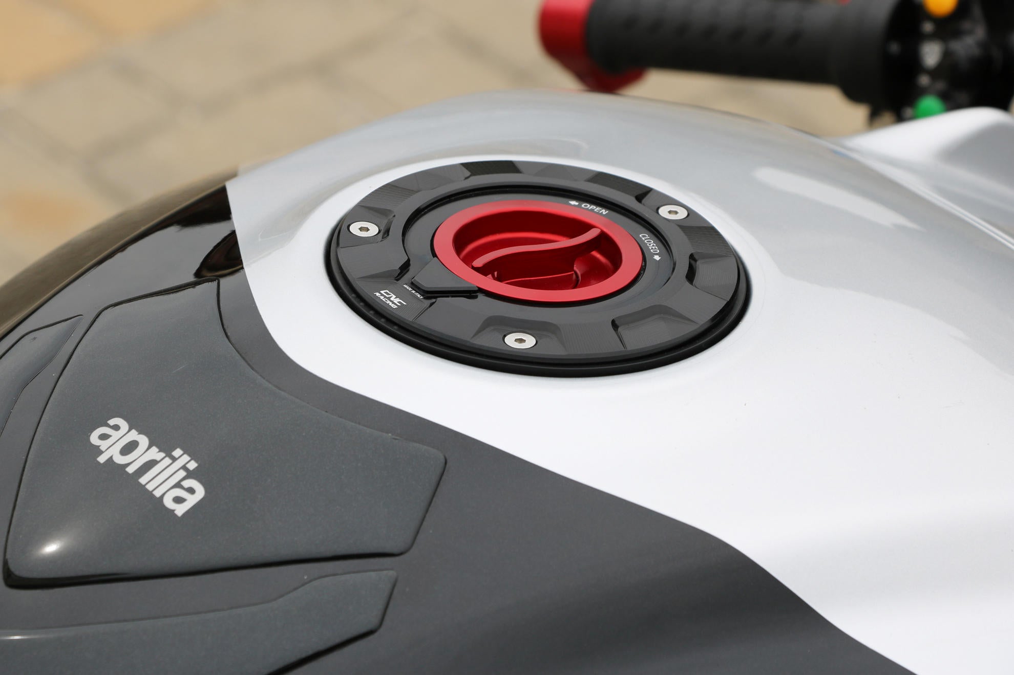 CNC Racing Ducati Panigale V4/S/R (25-26) için Yakıt Filtresi TSB11 