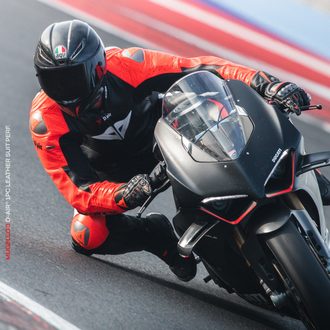 Dainese Mugello 3 D-AIR® Tek parça deri kombine – Perforasyonlu hava yastığı yarış kıyafeti | Erkek | Siyah/Kırmızı 
