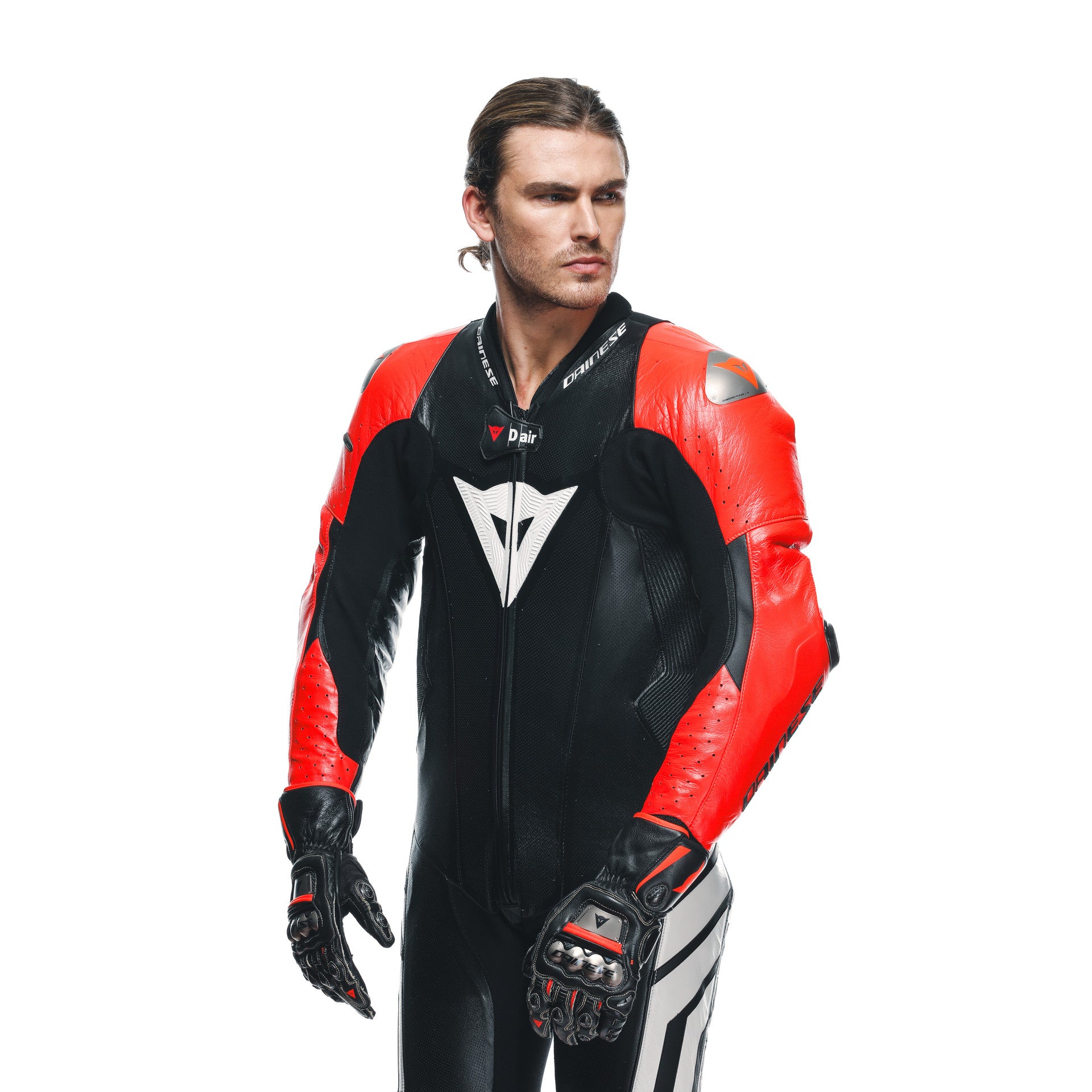 Dainese Mugello 3 D-AIR® Tek parça deri kombine – Perforasyonlu hava yastığı yarış kıyafeti | Erkek | Siyah/Kırmızı 