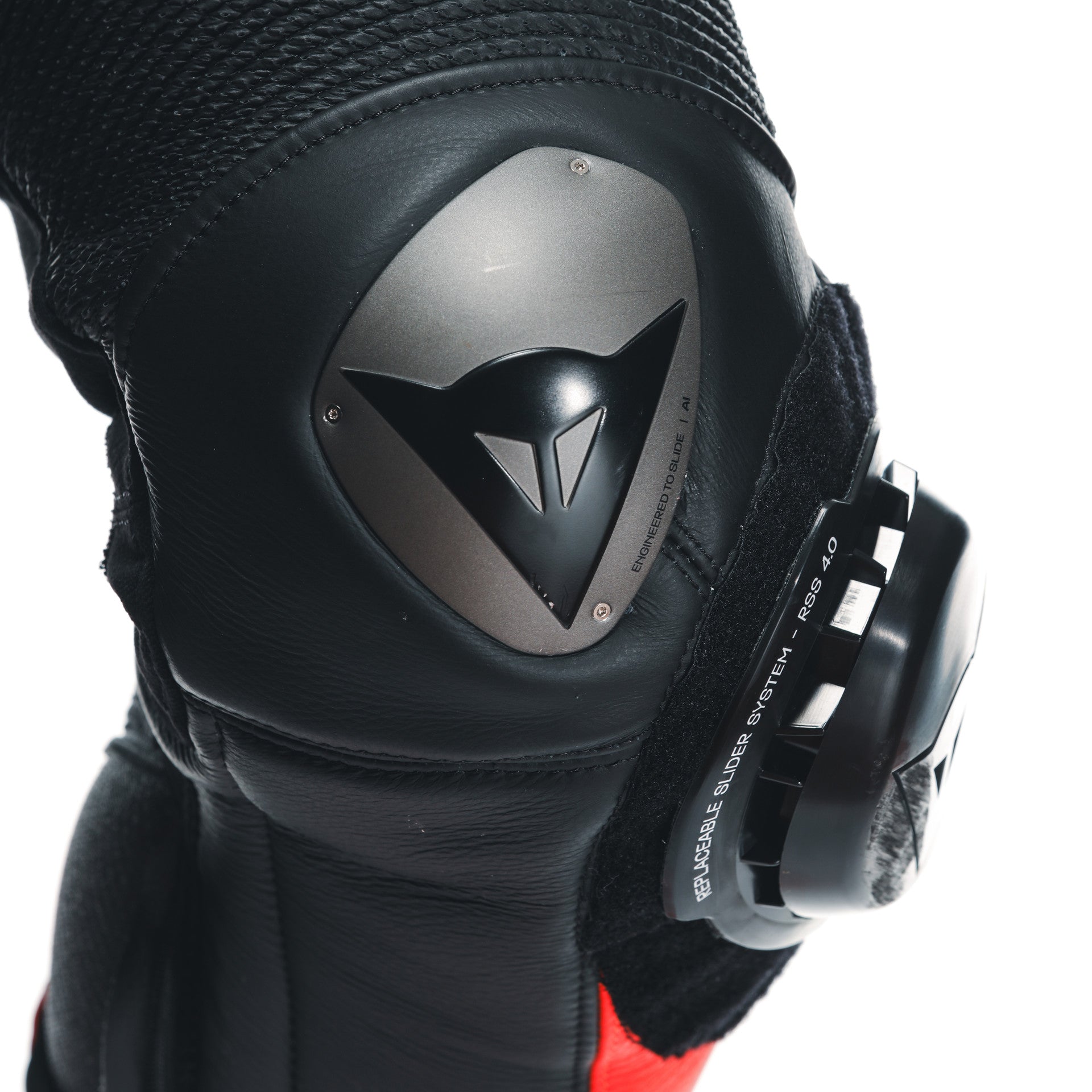 Dainese Misano 3 D-AIR® Tek parça Deri Kombin – Perfore Hava Yastıklı Yarış Tulumu | Erkek | Kırmızı 