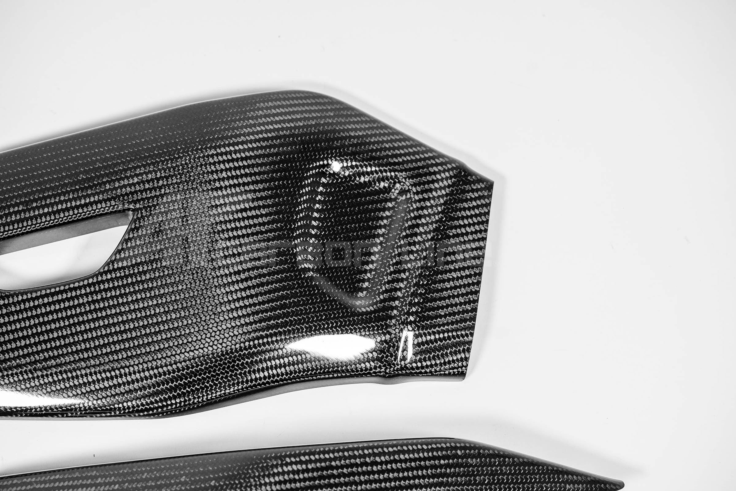 Yamaha YZF-R1/M RN32, RN49 ve RN65 (15-26) için 200g AP Carbon Line Süspansiyon Kapağı 