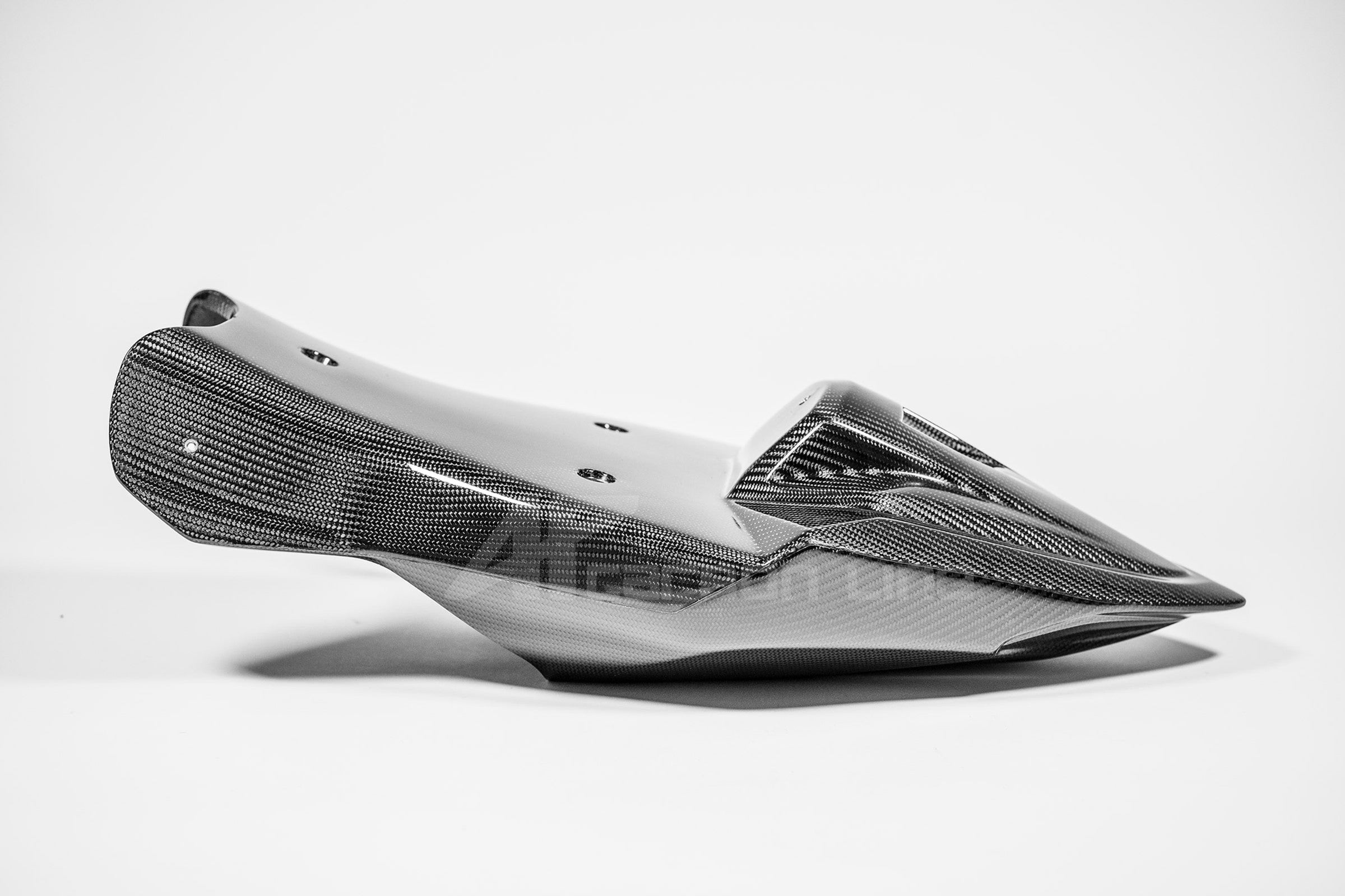 Arka kaplama 200g AP Karbon Çizgisi Honda CBR 1000 RR-R SC82 (20-23) 