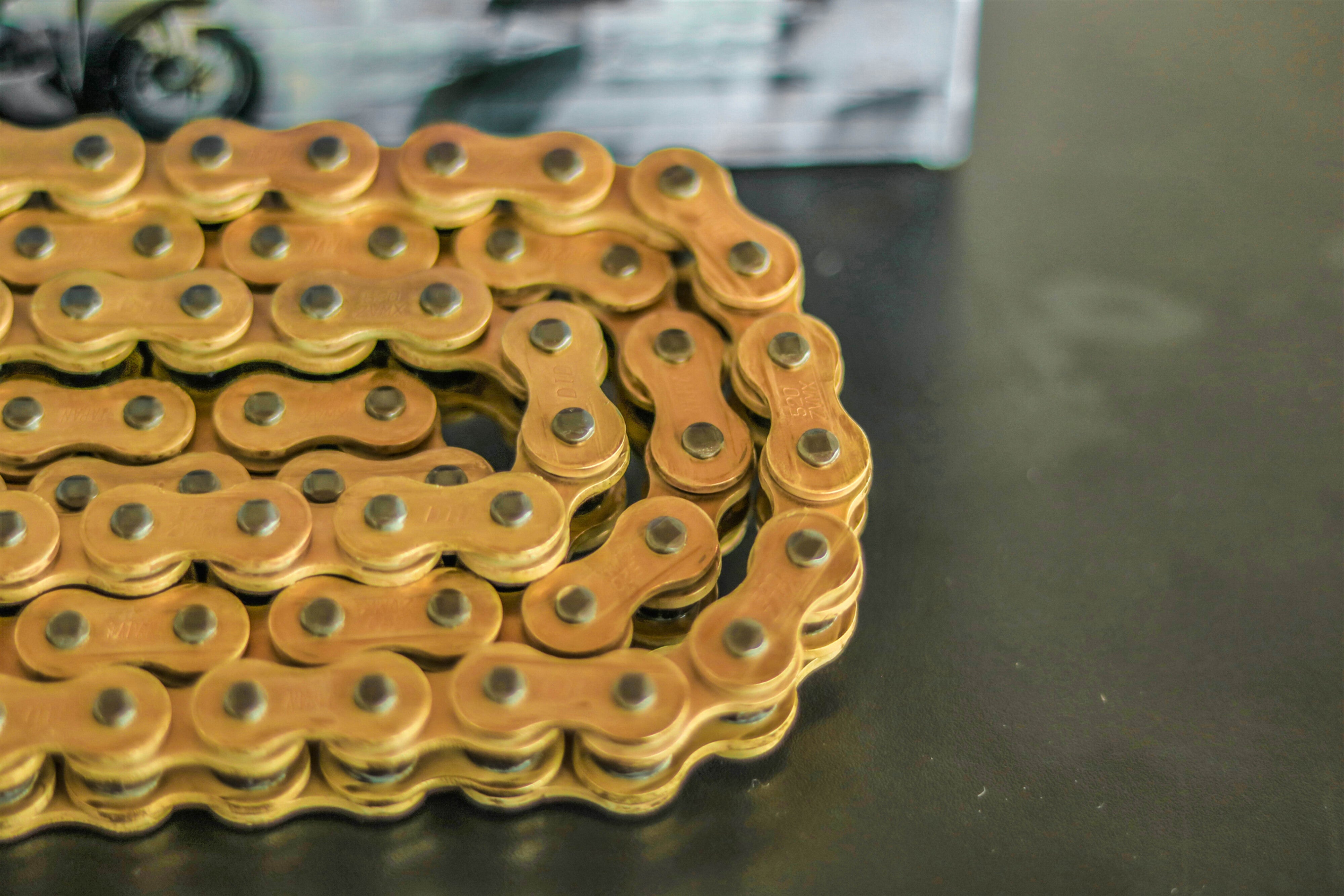 D.I.D 520ZVM-X X-Ring Zincir 520 G&G açık, perçinli kilit ile – 100 ila 132 bağlantı 